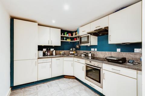 2 bedroom apartment for sale, Beckhampton Street, Swindon