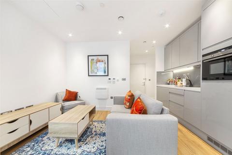 Studio to rent, West Gate, London W5