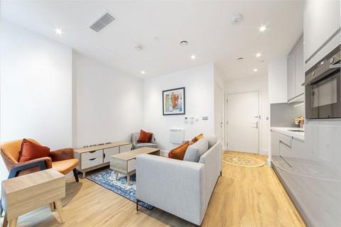 Studio to rent, West Gate, London W5