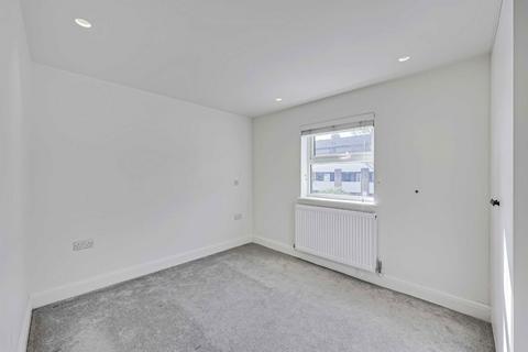 undefined, High Street, Kingston Upon Thames KT1