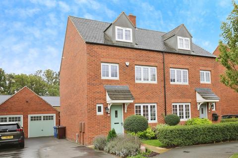 4 bedroom semi-detached house for sale, Tyrrell Road, Banbury
