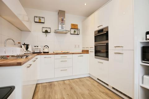 4 bedroom semi-detached house for sale, Tyrrell Road, Banbury