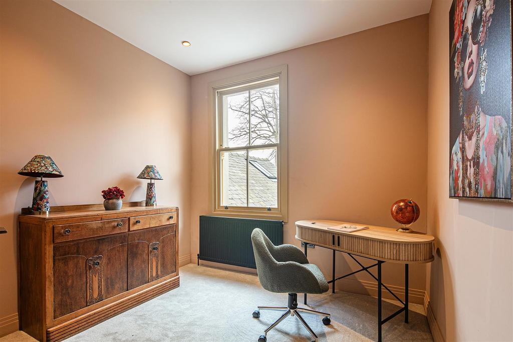 Bedroom/home office