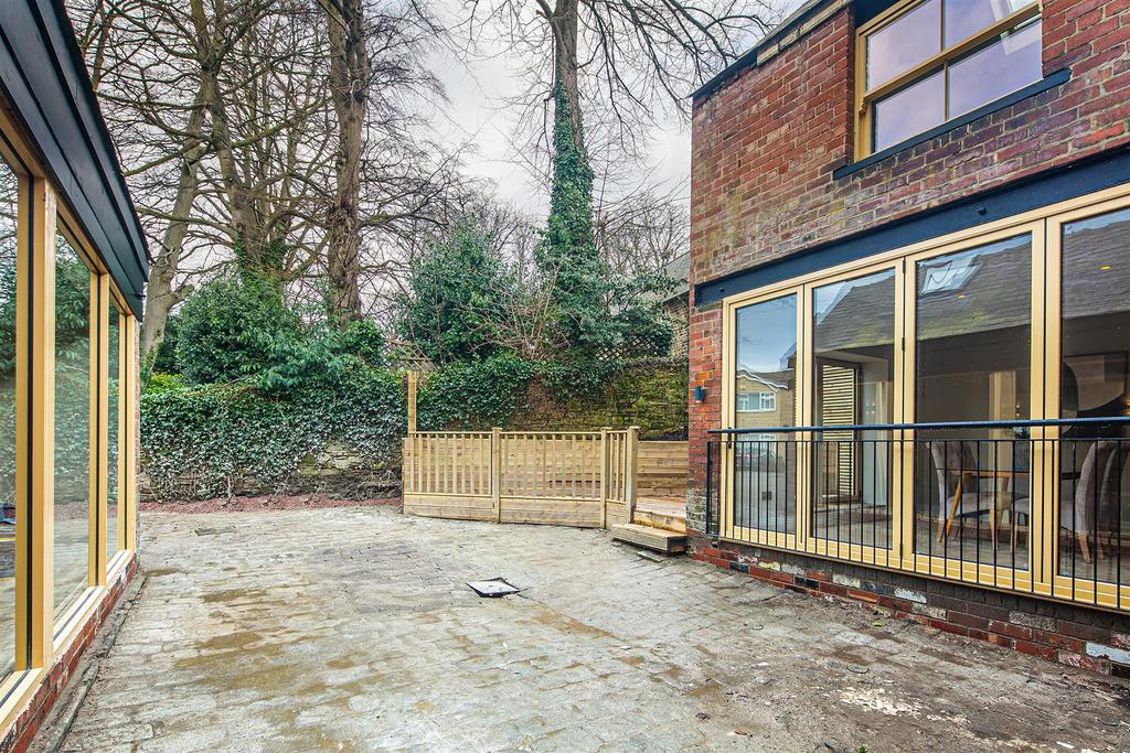 Courtyard gaden