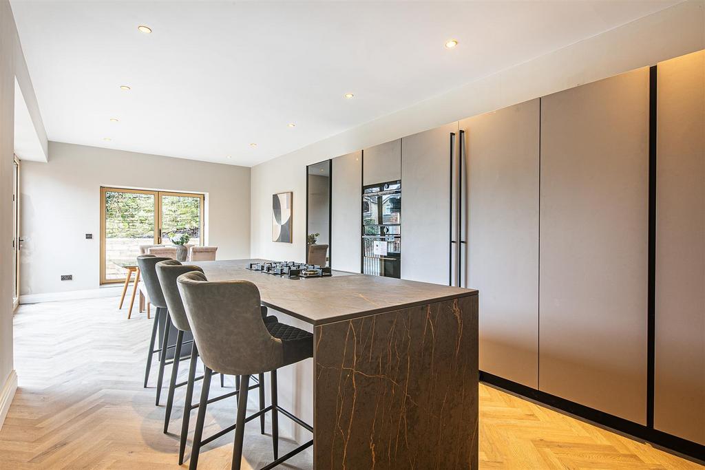 Dining kitchen