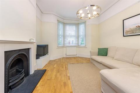 1 bedroom flat for sale, Shirlock Road, Hampstead