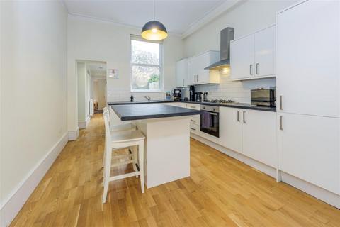1 bedroom flat for sale, Shirlock Road, Hampstead