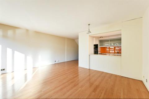 2 bedroom duplex to rent, Barbican, London EC2Y