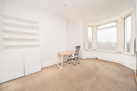 1 bedroom flat for sale, Wandsworth Road, London SW8