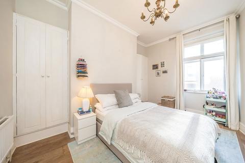 2 bedroom flat for sale, South Lambeth Road, London SW8