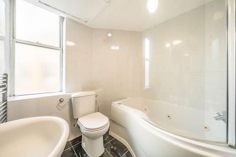 2 bedroom flat for sale, South Lambeth Road, London SW8