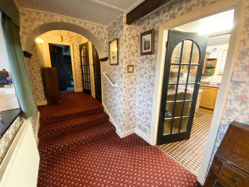 Hallway.jpg