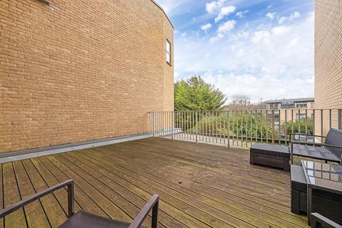 2 bedroom flat for sale, Harberson Road, London SW12