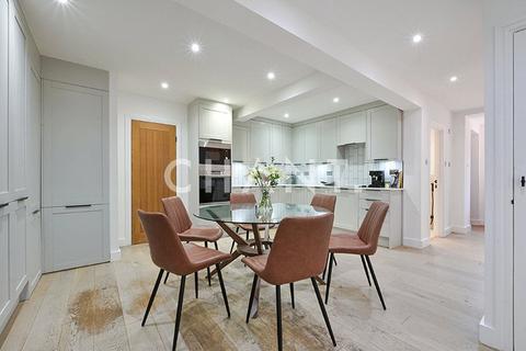 5 bedroom detached house for sale, Presburg Road, New Malden, Kingston Upon Thames, London, KT3