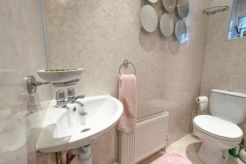 4 bedroom detached house for sale, Bradley Drive, Silsden,