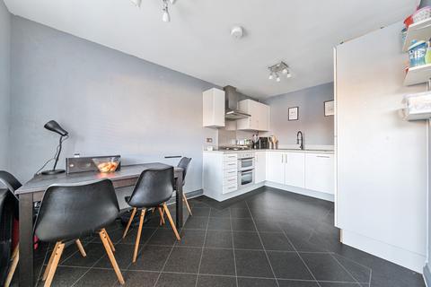 2 bedroom flat for sale, Dale Square, Hampshire PO9