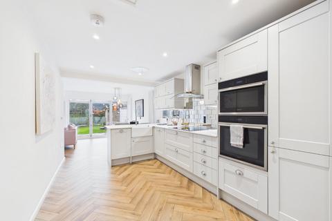 2 bedroom bungalow for sale, Ashfield Road, Chesham, Buckinghamshire, HP5