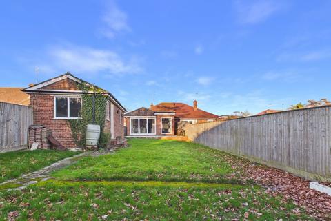 2 bedroom bungalow for sale, Ashfield Road, Chesham, Buckinghamshire, HP5