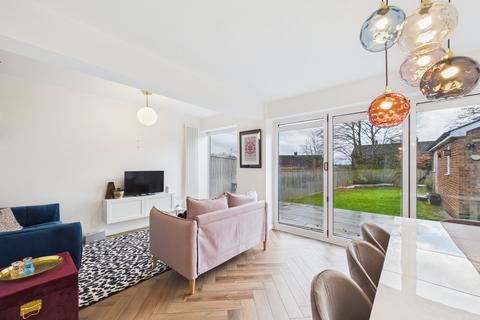 2 bedroom bungalow for sale, Ashfield Road, Chesham, Buckinghamshire, HP5