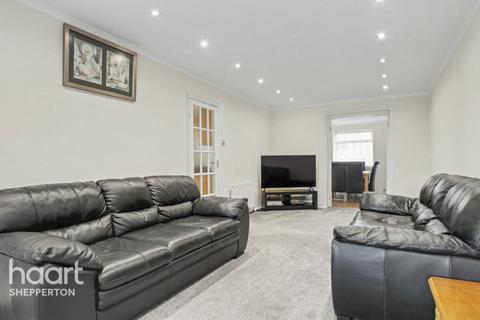 3 bedroom semi-detached house for sale, Ashgrove Road, Ashford