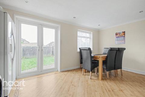 3 bedroom semi-detached house for sale, Ashgrove Road, Ashford