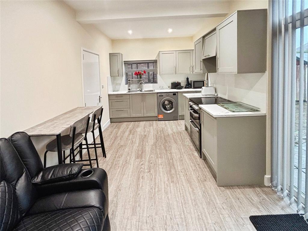 Kitchen/Dining
