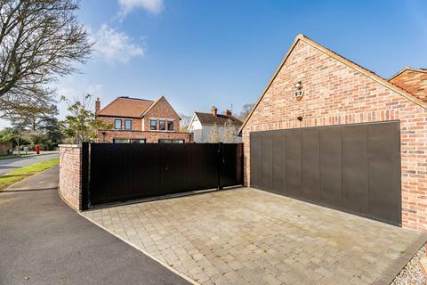 undefined, 137 Kimbolton Road, Bedford, Bedfordshire, MK41 8DT