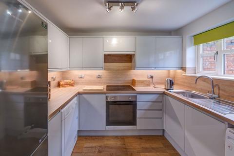 3 bedroom end of terrace house for sale, Fox Gardens, Lymm WA13