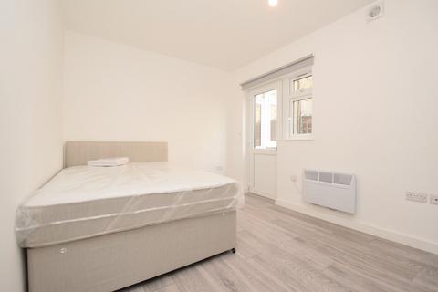 1 bedroom apartment to rent, 30b Bushey Hall Road, Bushey WD23