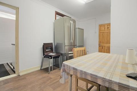 4 bedroom terraced house to rent, Poplars Road, London E17