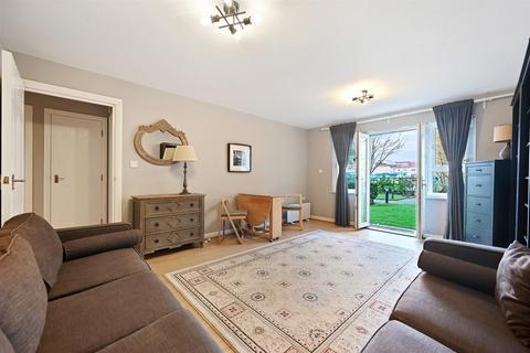 1 bedroom flat for sale, Geneva Court, Rookery Way, London NW9