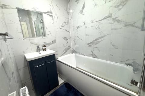 1 bedroom in a house share to rent, Greenhill, Wembley