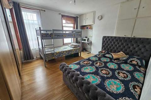 1 bedroom flat to rent, Ley Street, Ilford IG1