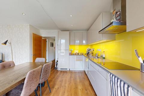 3 bedroom apartment to rent, Back Church Lane, Aldgate E1