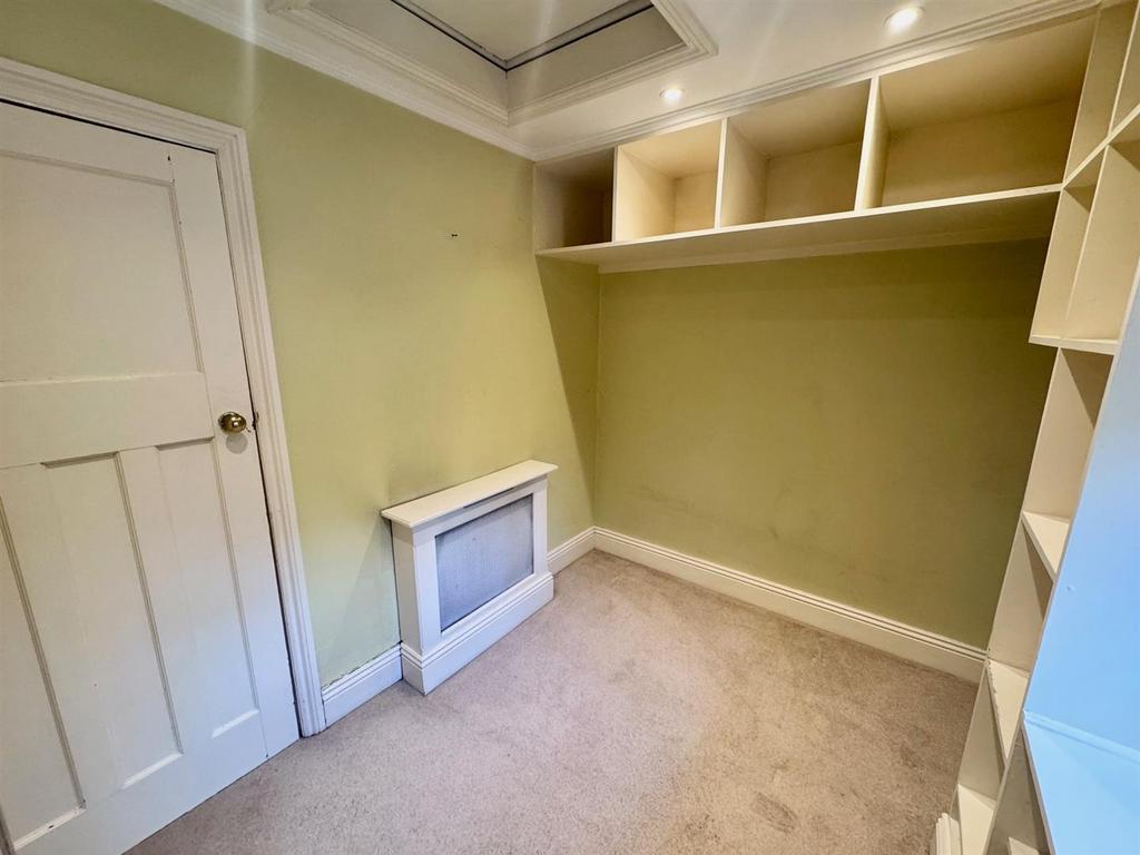 Bedroom 3b.jpg