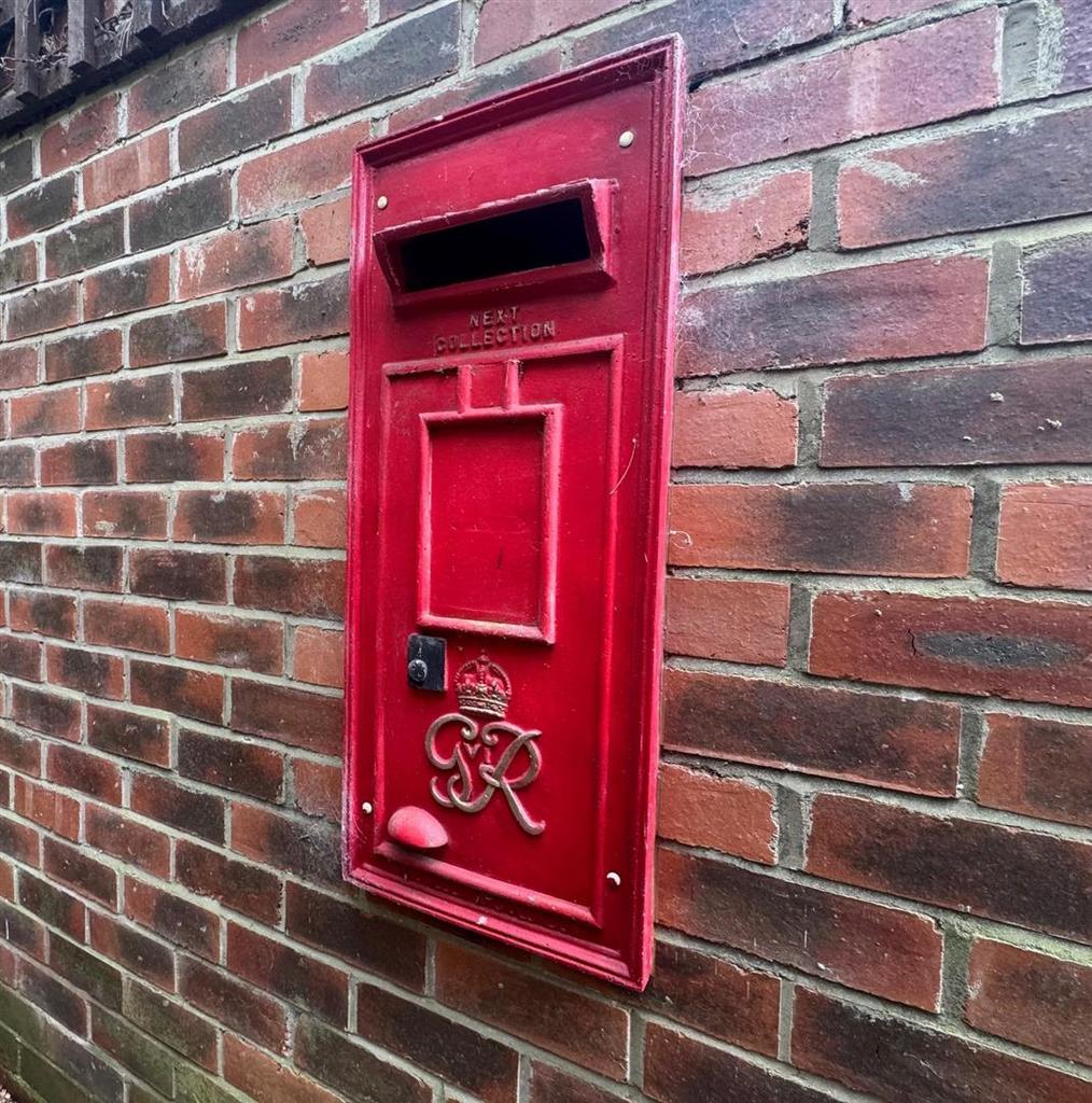 Post box.jpg