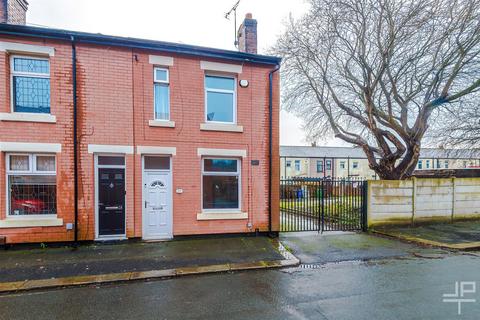 2 bedroom end of terrace house to rent, Bank Street, Wigan WN2