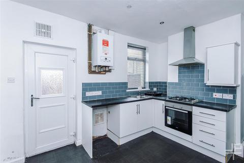 2 bedroom end of terrace house to rent, Bank Street, Wigan WN2