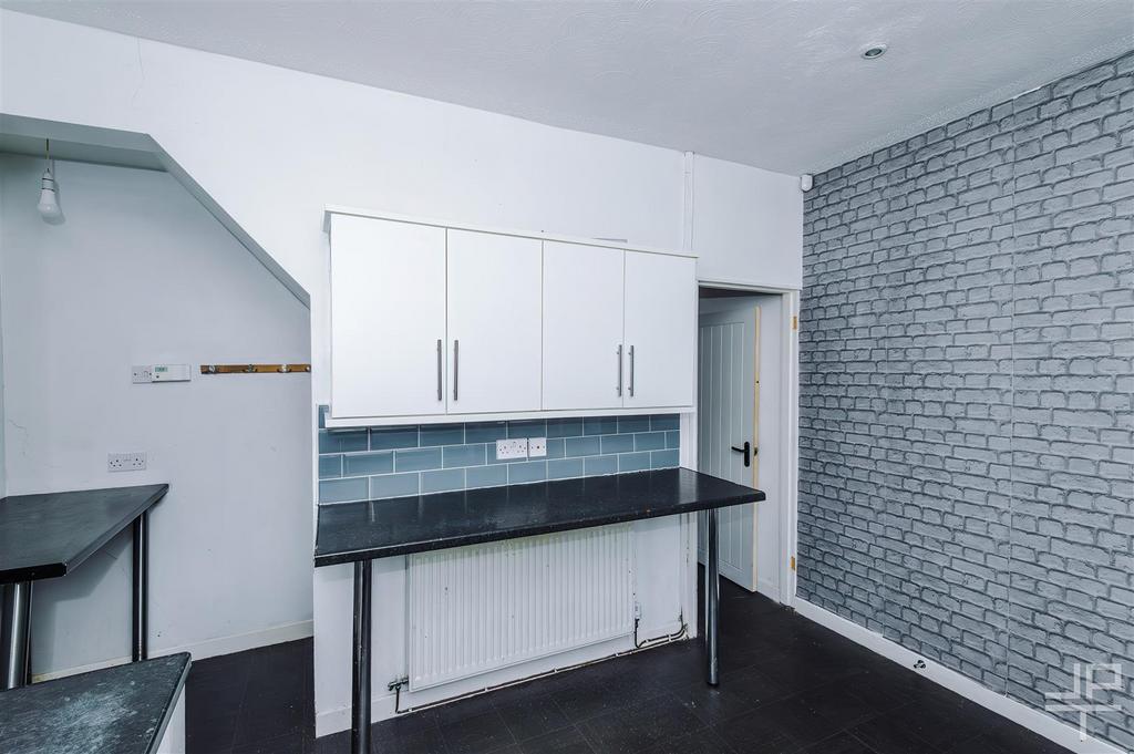 Kitchen 4.jpg
