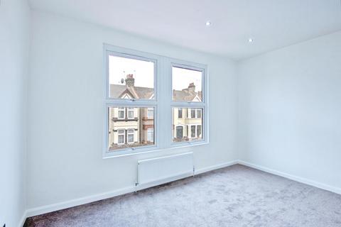 5 bedroom terraced house for sale, Faircross Avenue, Barking