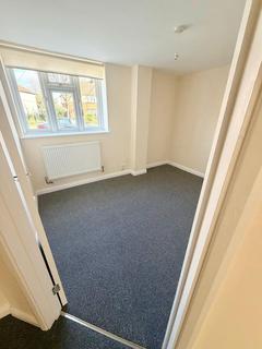 2 bedroom apartment to rent, Frizlands Lane Dagenham RM10 7YH