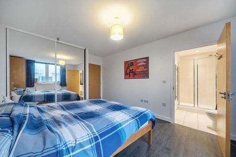 2 bedroom flat for sale, Surrey Quays Road, Canada Water, London, SE16