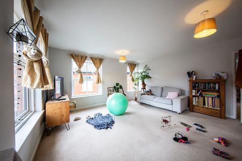 2 bedroom flat for sale, Stevenson Road, Ipswich IP1