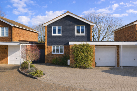 3 bedroom detached house for sale, Stanton Close, Hertfordshire AL4