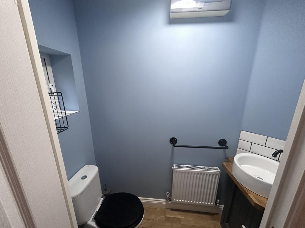 Cloakroom/wc