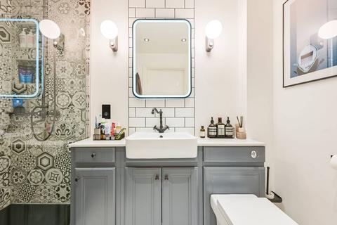 2 bedroom flat for sale, Benwell Road, Islington, London, N7