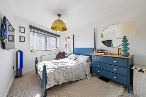 2 bedroom flat for sale, Benwell Road, Islington, London, N7