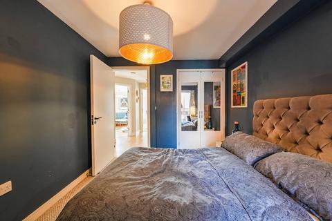 2 bedroom flat for sale, Benwell Road, Islington, London, N7