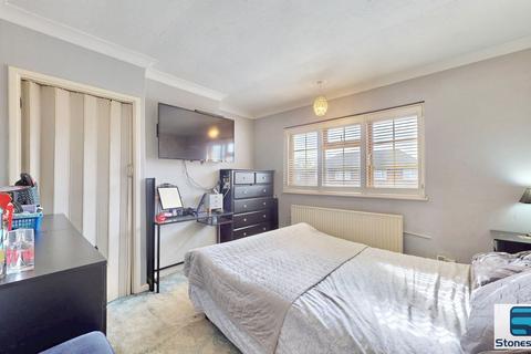 3 bedroom terraced house for sale, Blake Avenue, Barking, IG11