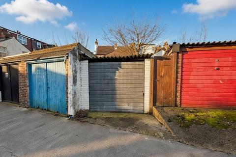 undefined, 4 Coniston Road, Croydon, Surrey, CR0 6LN
